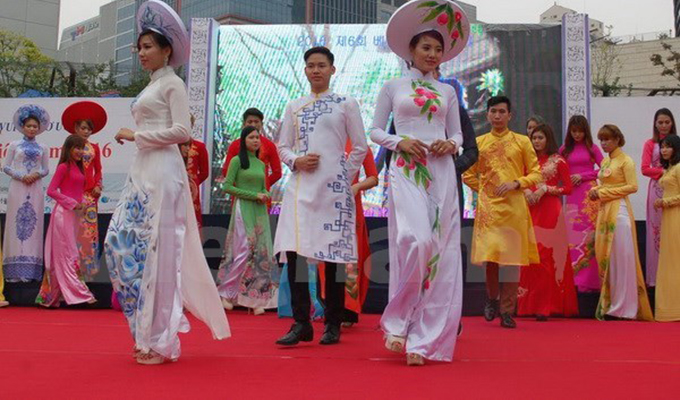 Le 6e Festival de la culture vietnamienne et la Journée vietnamienne du travail en R. de Corée