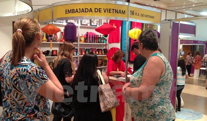 Le Viet Nam présent à la 5e foire de l'artisanat du Mercosur 
