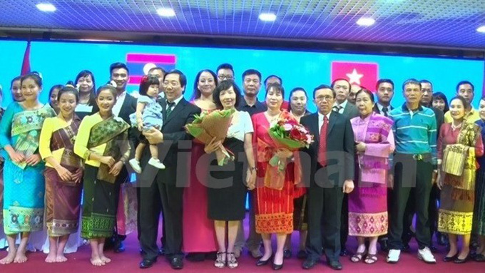 Échange culturel et sportif Viet Nam-Laos en Russie