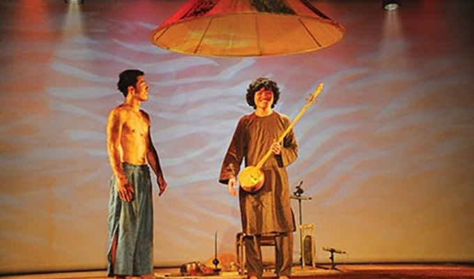 Le spectacle Nón pour la première fois sur scène à Ha Noi