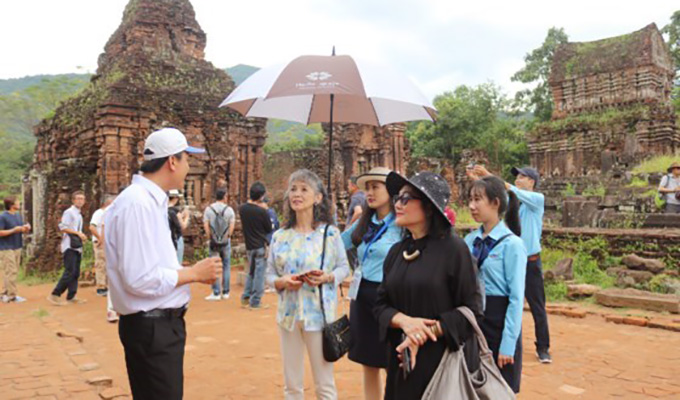 Les épouses des ministres de l'APEC font l'expérience du patrimoine de Quang Nam
