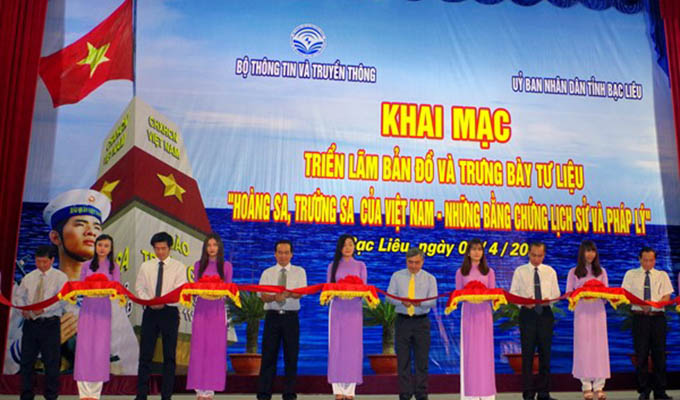 Exposition sur les archipels vietnamiens de Hoàng Sa et Truong Sa à Bac Liêu 