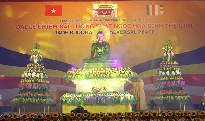 La statue du Bouddha de Jade pour la paix universelle fait étape à Da Nang