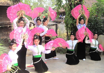 Diên Biên table sur 400.000 touristes en 2014