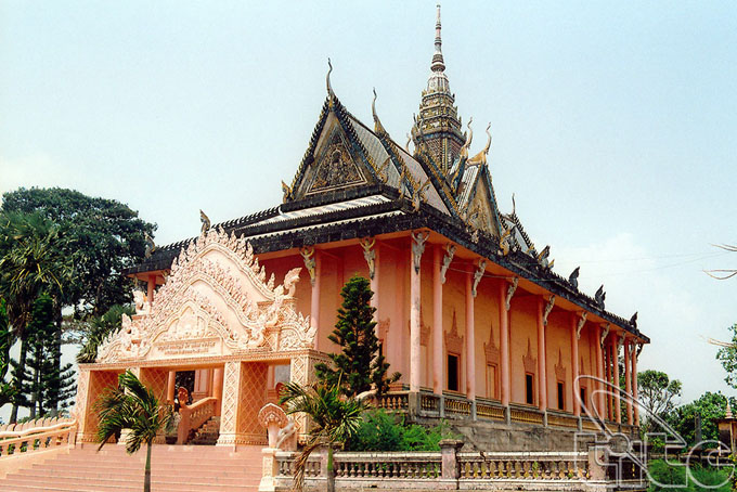 L'architecture des pagodes Khmer dans le Nam Bô