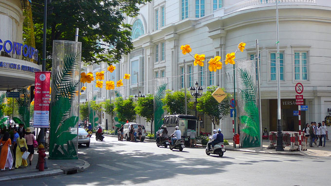 L’avenue Dông Khoi