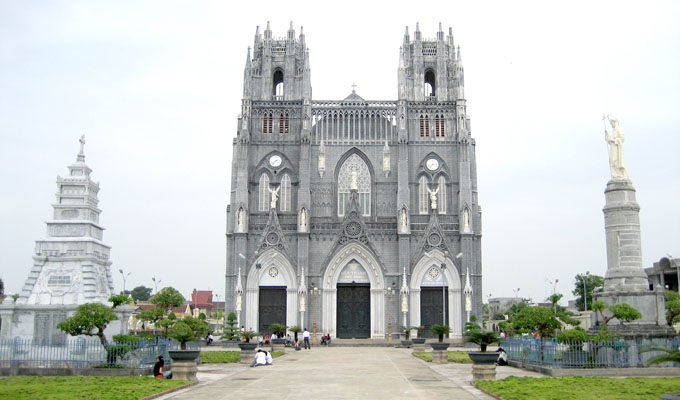 La basilique mineure de Phu Nhai