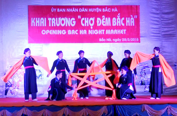Lao Cai: Inauguration du marché nocturne de Bac Ha