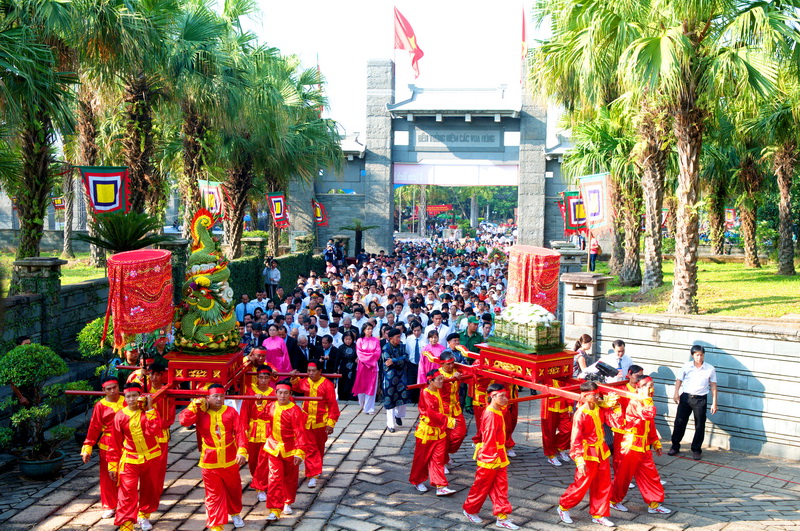 Hommages aux rois Hùng à Hô Chi Minh-Ville