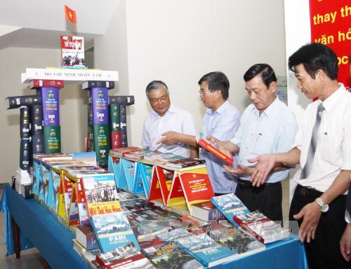 Exposition de 11.000 livres à Quang Tri