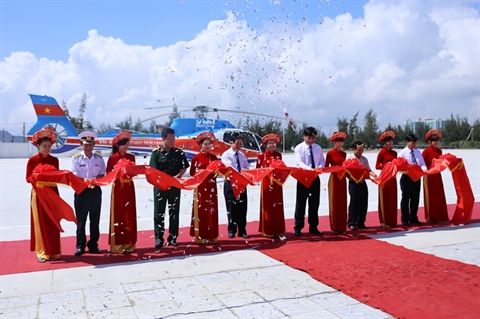 Da Nang : inauguration d'excursions touristiques en hélicoptère