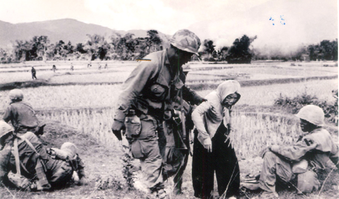 L'AP organise une exposition sur la guerre au Vietnam à Hanoi