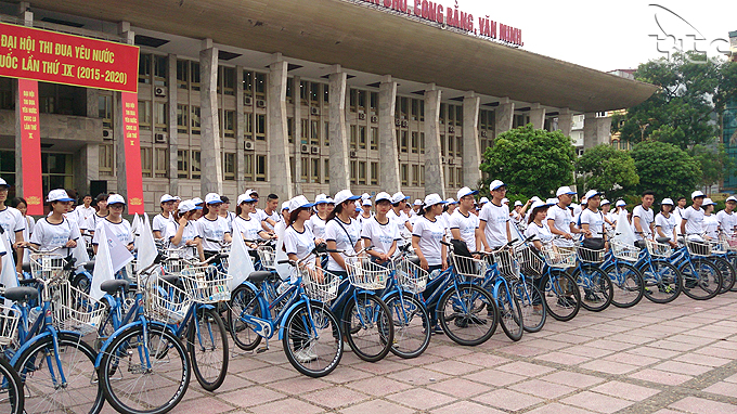 Meeting et bicyclette pour la Journée du tourisme vietnamien