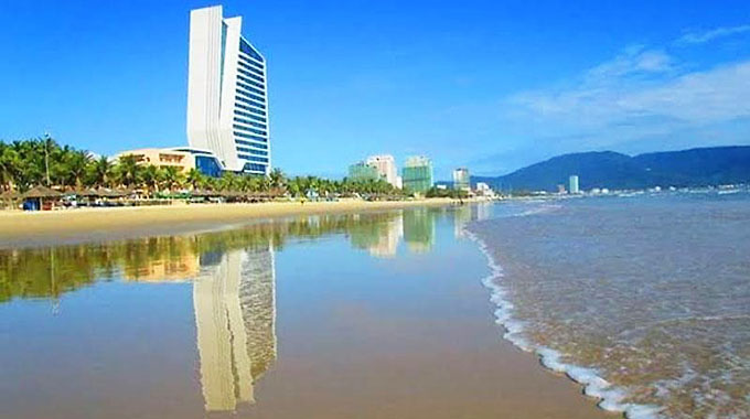 Sắp khai trương khách sạn 5 sao đầu tiên trên bãi biển Mỹ Khê - Đà Nẵng