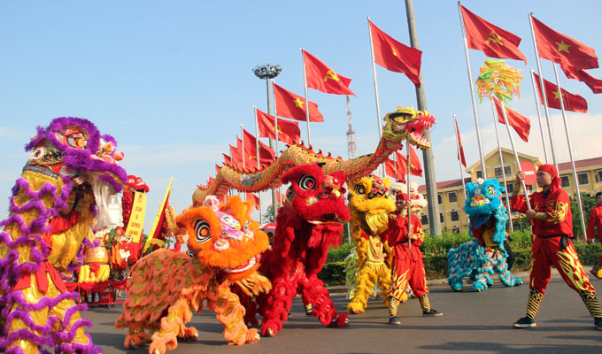 Festival de rue de Hue 2016: plein de couleurs culturelles