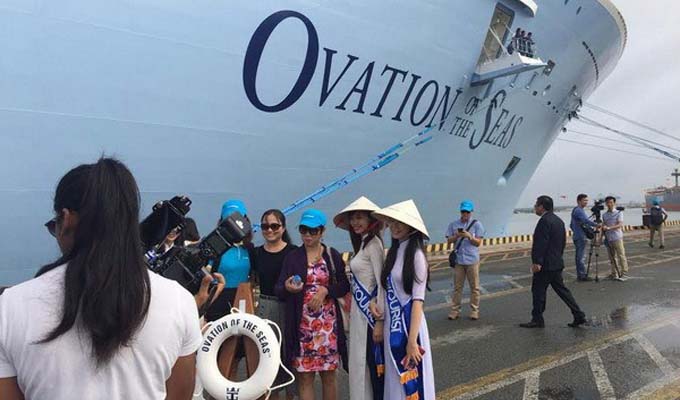 Tàu du lịch biển Ovation of the Seas lần đầu cập cảng Việt Nam