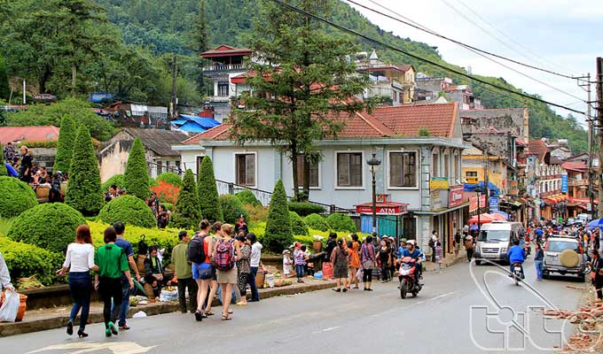 9 tháng đầu năm 2016, khách du lịch đến Lào Cai đạt gần 2,1 triệu lượt