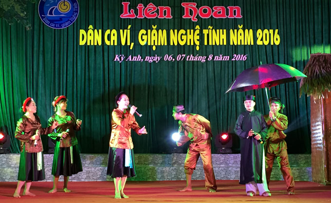 Ouverture du festival de chants populaires "vi" et "giam" de Nghê Tinh 2016