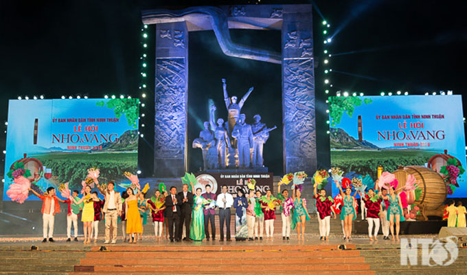 Khai mạc Lễ hội Nho và Vang - Ninh Thuận 2016