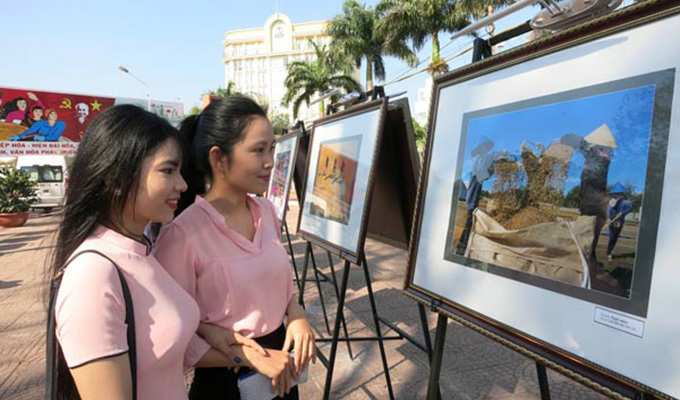 Đắk Lắk: Triển lãm ảnh nghệ thuật cà phê Buôn Ma Thuột và không gian văn hóa cồng chiêng Tây Nguyên