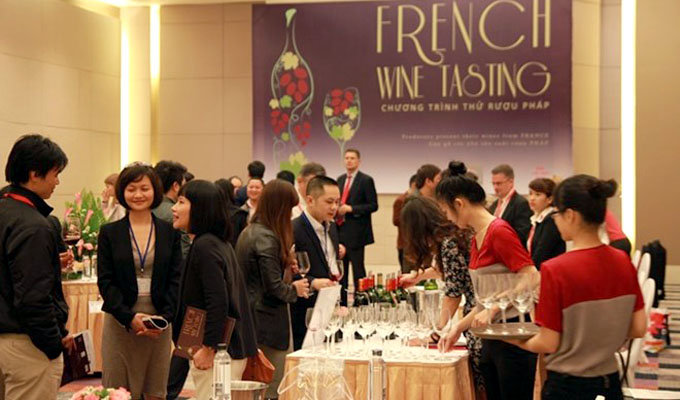 "French Wine Tasting" 2017 : les producteurs de vins rassemblés à Ha Noi