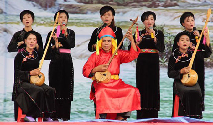 6e Festival national du chant «then» et du «dan tinh» à Ha Giang