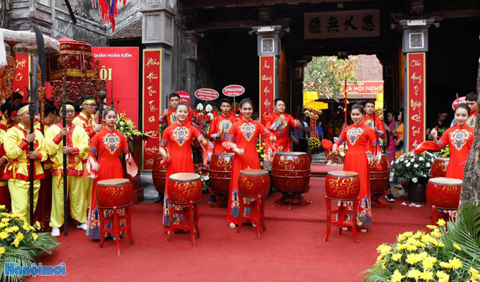Orfèvrerie: une fête traditionnelle dans le Vieux quartier de Ha Noi