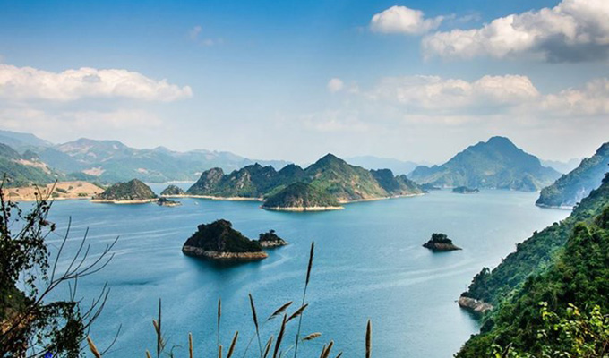 Planification de la zone touristique nationale du lac Hoa Binh