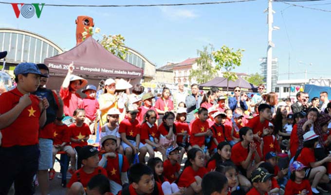 Ấn tượng Lễ hội văn hóa Việt Nam - Czech lần đầu tiên tại Plzen