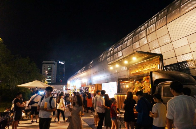 Lạc lối trong chợ đêm tại Nhật Bản Hàn Quốc và Đài Loan