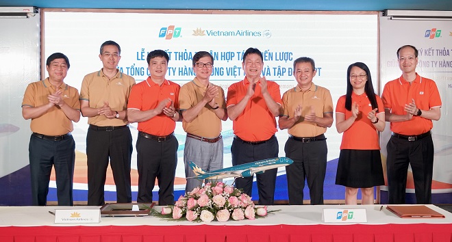 Vietnam Airlines hợp tác với FPT để chuyển đổi thành Tập đoàn hàng không số