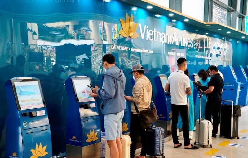 Vietnam Airlines làm thủ tục trực tuyến tại sân bay Mumbai