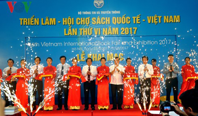 Ouverture du 6e Salon international du livre du Viet Nam à Ha Noi