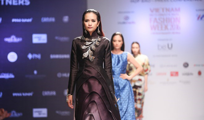 Plus de 20 défilés à la Semaine de la mode internationale du Viet Nam automne-hiver 2016