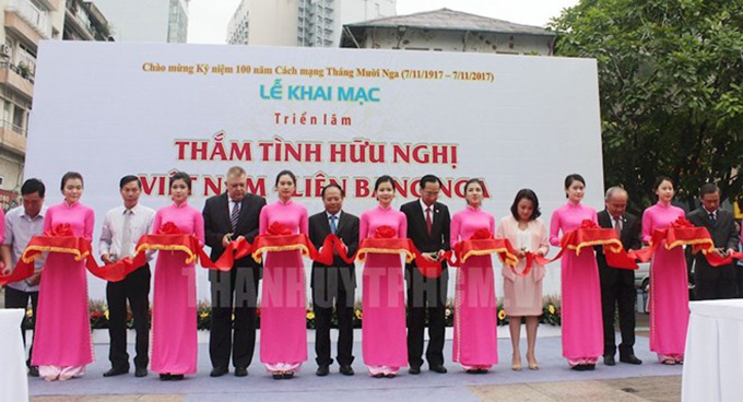Ouverture de l’exposition de photo sur l’amitié Viet Nam-Russie à HCM-Ville