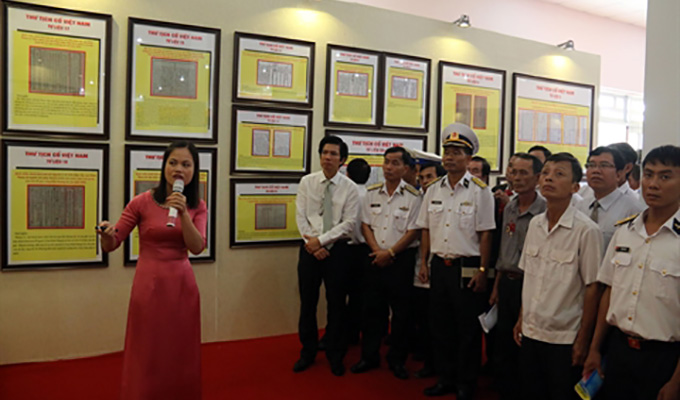 Exposition de cartes et d'archives sur Hoàng Sa et Truong Sa à Kiên Giang