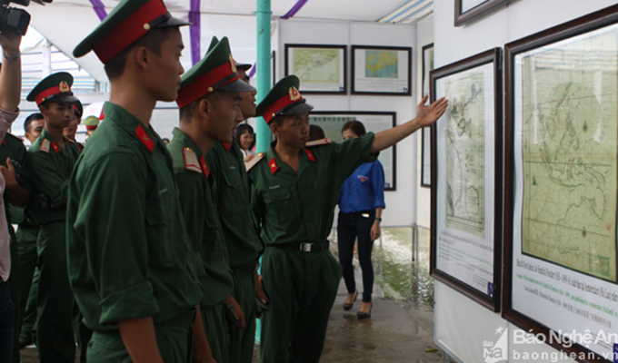 Exposition «Hoàng Sa, Truong Sa du Viet Nam - les preuves historiques et juridiques» à Nghê An