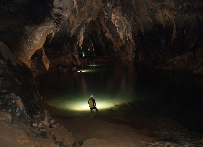 Quang Binh ouvre un circuit touristique dans la caverne de Tiên
