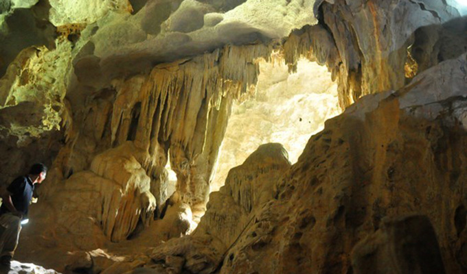 23 nouvelles grottes de la baie d'Ha Long cherchent un nom