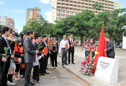 Célébration de l'anniversaire du Président Ho Chi Minh à l'étranger 