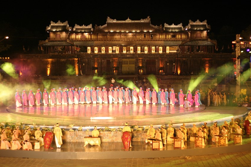 Plus de 60 troupes artistiques au Festival de Hue 2014 