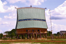 Kon Tum : restauration de 500 maisons communes