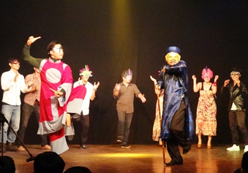 «Romeo & Juliet Sài Gon», pièce expérimentale alliant théâtres britannique et vietnamien