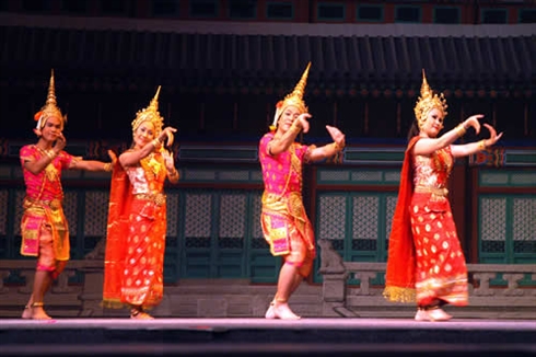 Impressionnantes journées culturelles du Laos au Vietnam