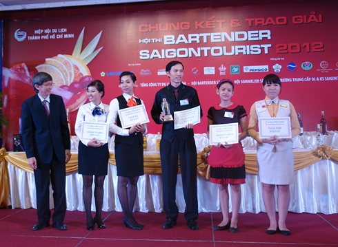 La finale du concours du meilleur barman de Saigontourist