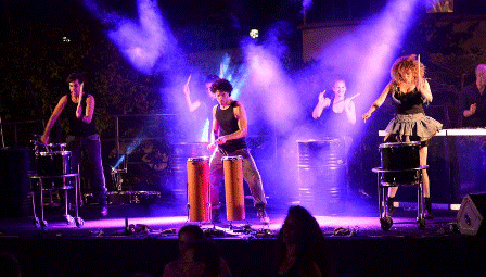 Le groupe Tararam enflamme le Festival de Hue 2014 