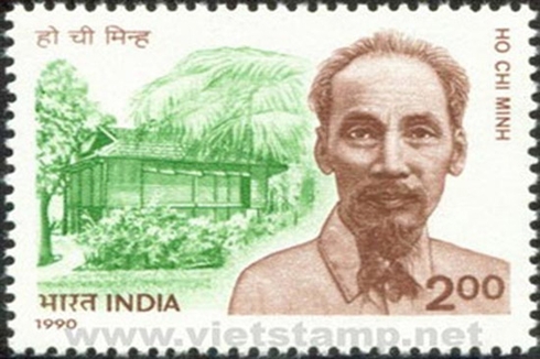 Les premiers timbres postaux du Président Hô Chi Minh présentés au public