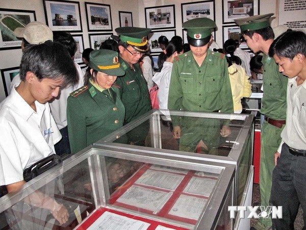 Quang Ngai: exposition de photos sur la souveraineté maritime et insulaire 