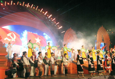 Bế mạc Ngày hội vùng đồng bào dân tộc Chăm năm 2012