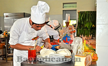 Hội thi chế biến món ăn giỏi ngành Du lịch Nghệ An năm 2012